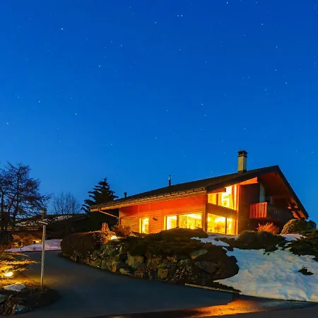 Chalet Les 4 Feuilles לייסין