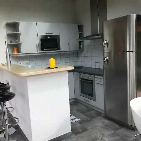 Chalet Les 4 Feuilles בקתה לייסין