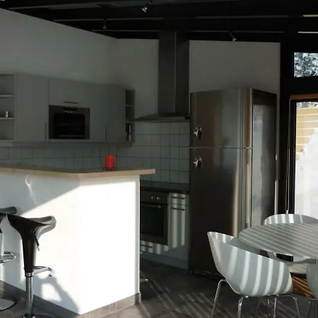 Chalet Les 4 Feuilles בקתה לייסין